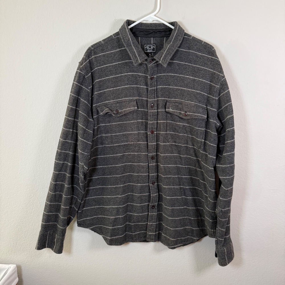 DARK SEAS DIVISION Mens Flannel Shirt XL Gray White Stripe Long Sleeve Button Up